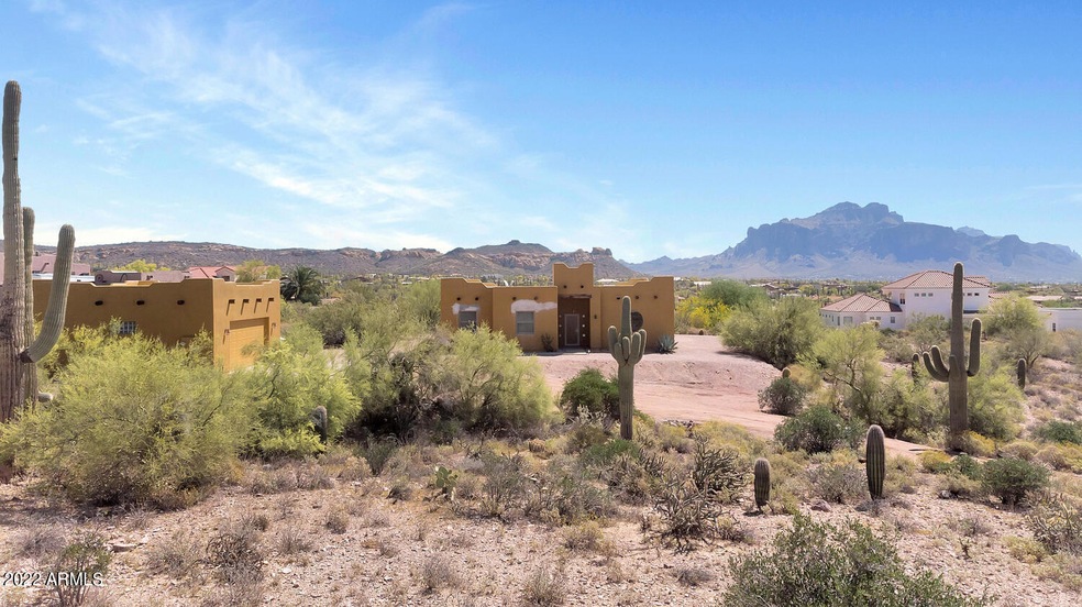5255 N Idaho Rd-large-004-003-5255 N Ida