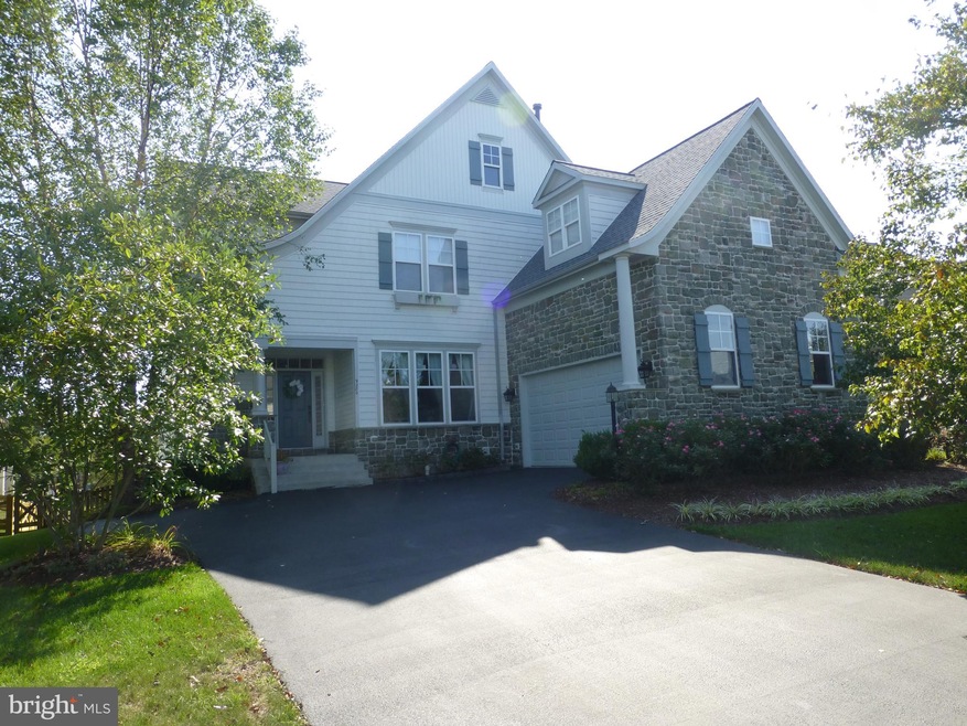 9280 Falling Water Dr, Bristow, VA 20136 - photo 1