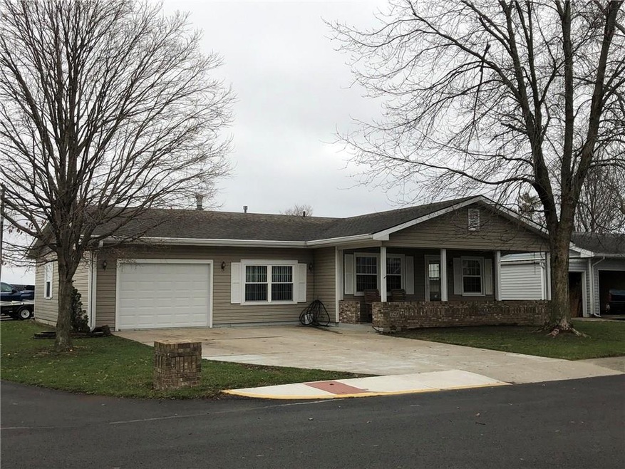 729 Poplar St, Tipton, IN 46072 - photo 1