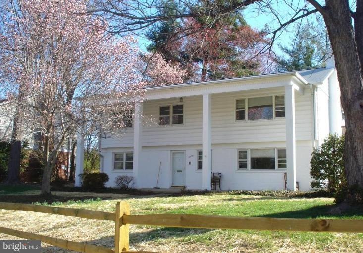 2219 Great Falls St, Falls Church, VA 22046 - photo 1