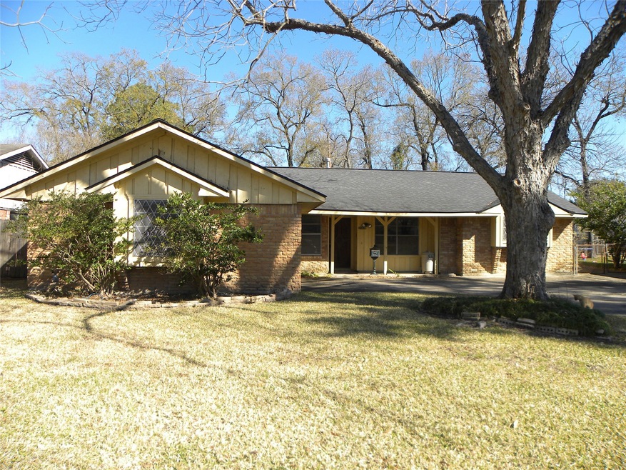 13939 Bretagne Dr, Houston, TX 77015 - photo 1