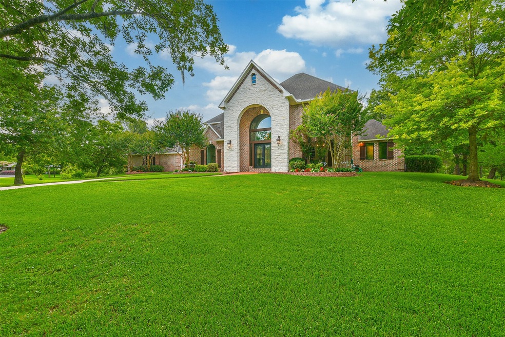 707 Oak Dr, Friendswood, TX 77546 - photo 1