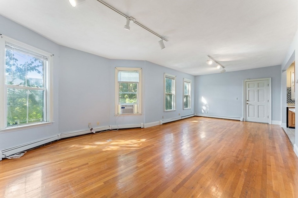 42 Woodlawn St unit 5, Jamaica Plain, MA 02130 - photo 1