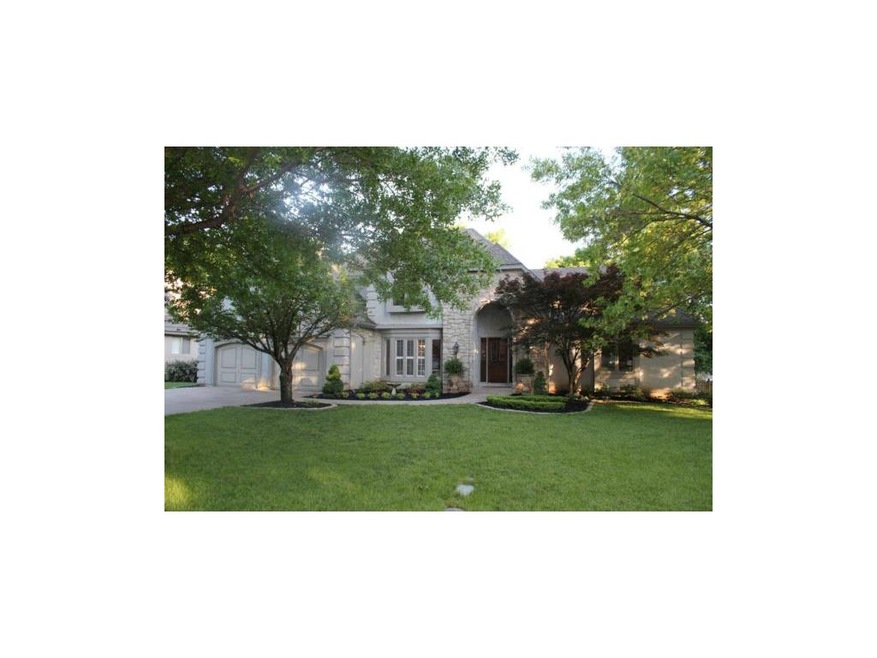 The front of this beautiful 6 bedroom home.