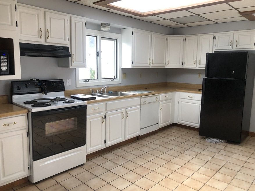 6 Trask St unit 2, Danvers, MA 01923 - photo 1