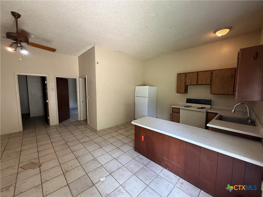 1410 Marlton St unit 6, San Marcos, TX 78666 - photo 1
