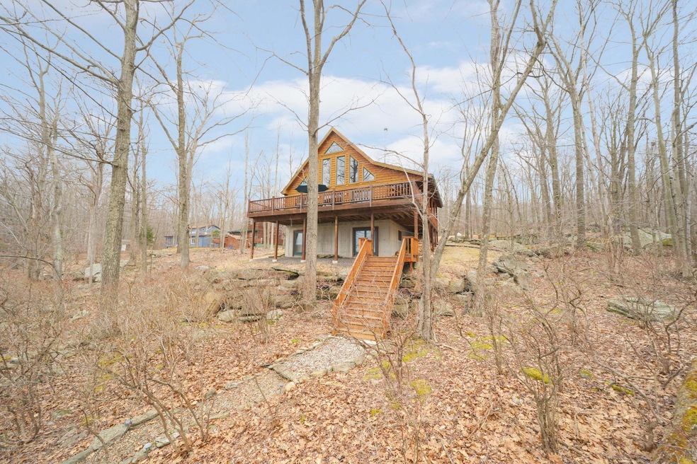 135 E Shore Dr, Hawley, PA 18428 - photo 1