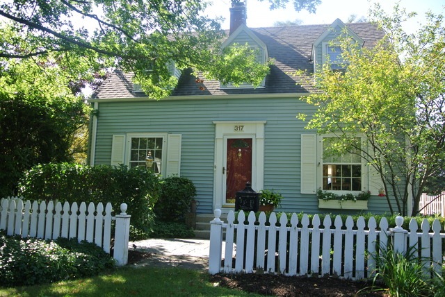 317 N Jefferson St, Batavia, IL 60510 - photo 1