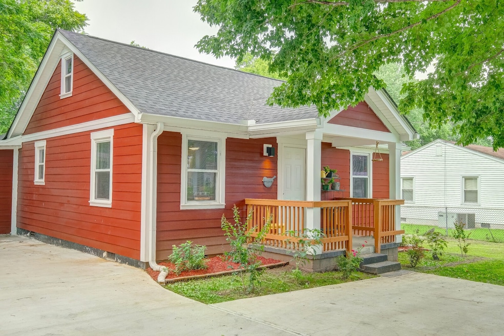 2103 Springdale Ave, Shelbyville, TN 37160 - photo 1