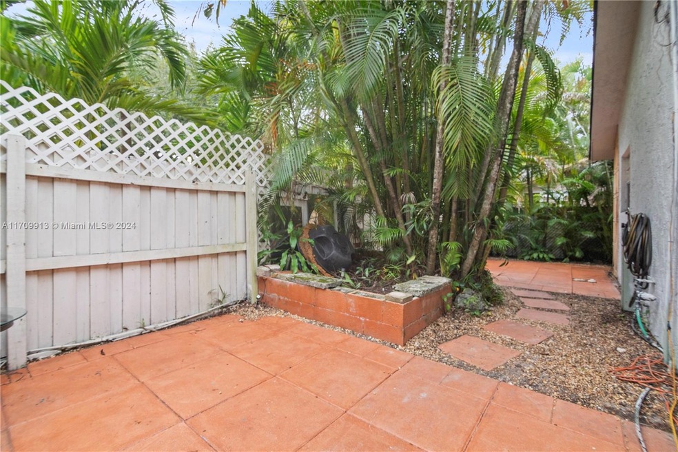 713 SW 13th Ave unit 1, Fort Lauderdale, FL 33312 - photo 1