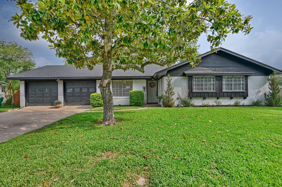 Welcome to 507 Sandra Drive - A charming single-st