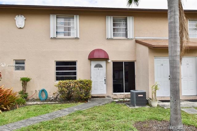 15270 SW 80th St unit 9, Miami, FL 33193 - photo 1
