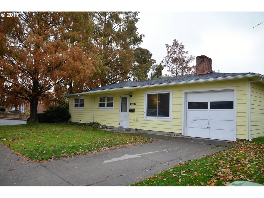 808 E 19th St, the Dalles, OR 97058 - photo 1