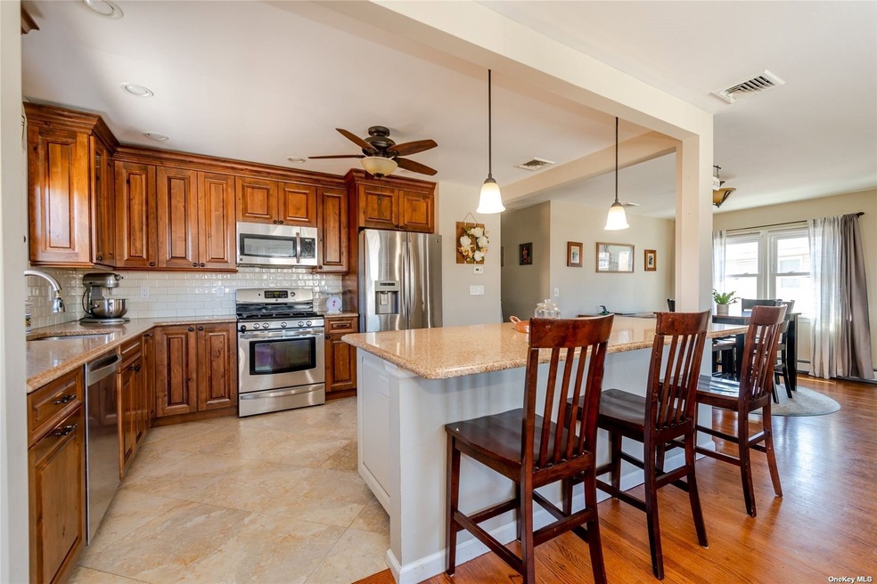 426 Mildred St, Oceanside, NY 11572 - photo 1