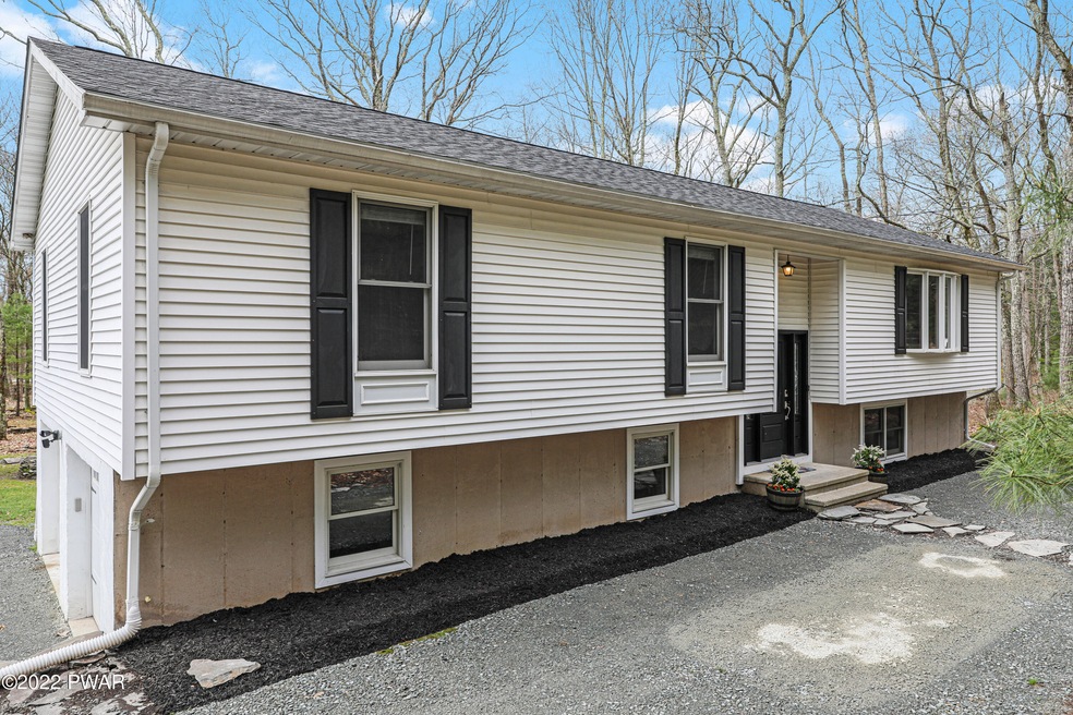 111 Genesis Dr, Milford, PA 18337 - photo 1