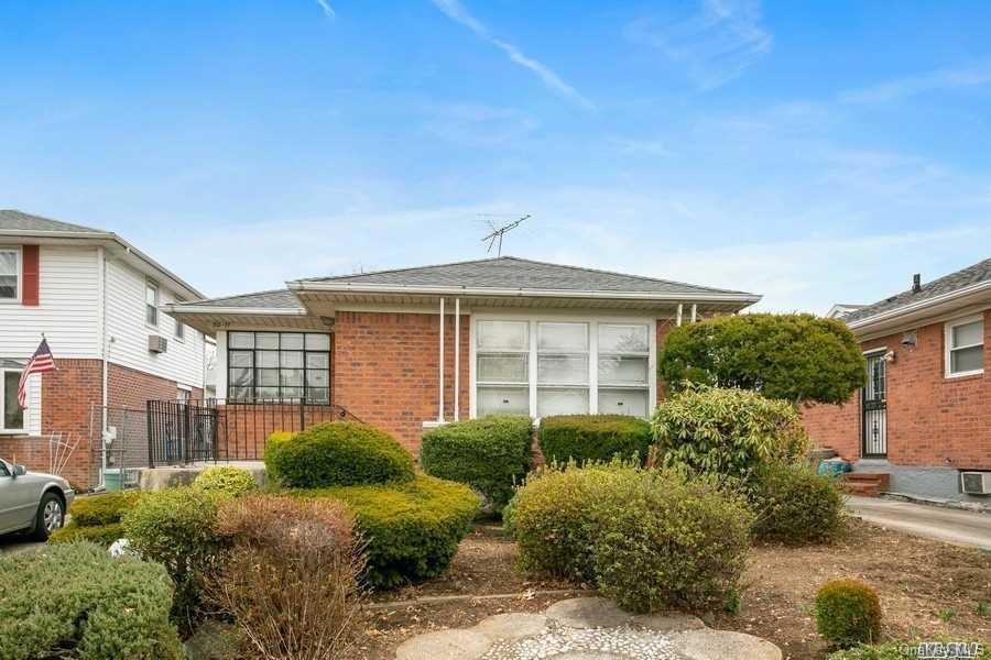 50-11 Weeks Ln, Fresh Meadows, NY 11365 - photo 1