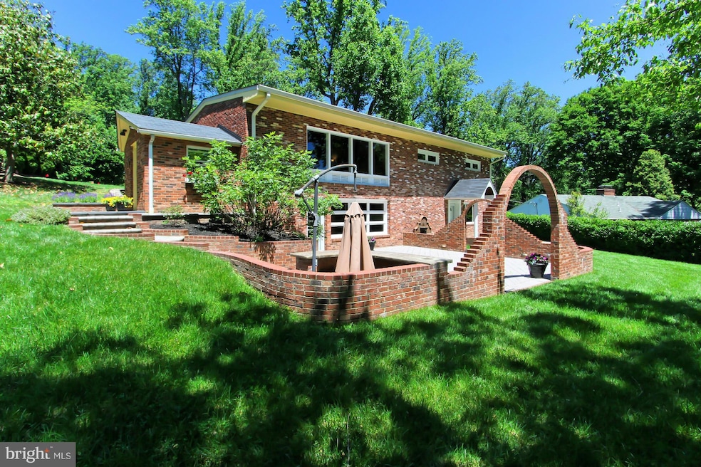 6527 Jay Miller Dr, Falls Church, VA 22041 - photo 1