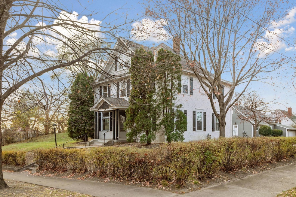 2470 Beverly Rd, Saint Paul, MN 55104 - photo 1