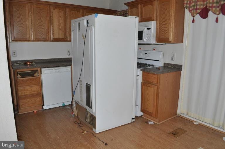 1023 Middlesex Rd, Essex, MD 21221 - photo 1