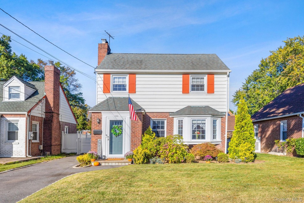 Pending $599,000 • Co-Listing Agent