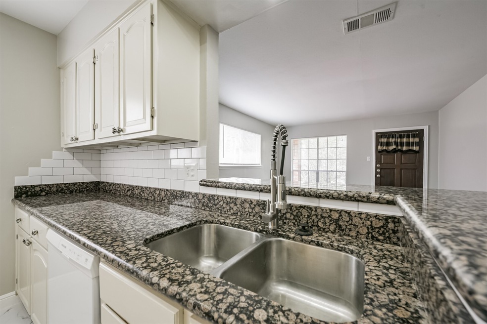 847 Wax Myrtle Ln unit A, Houston, TX 77079 - photo 1