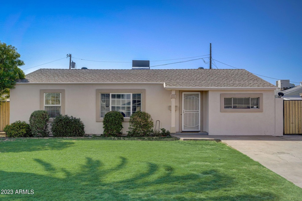 Front view - Great Curb Appeal!