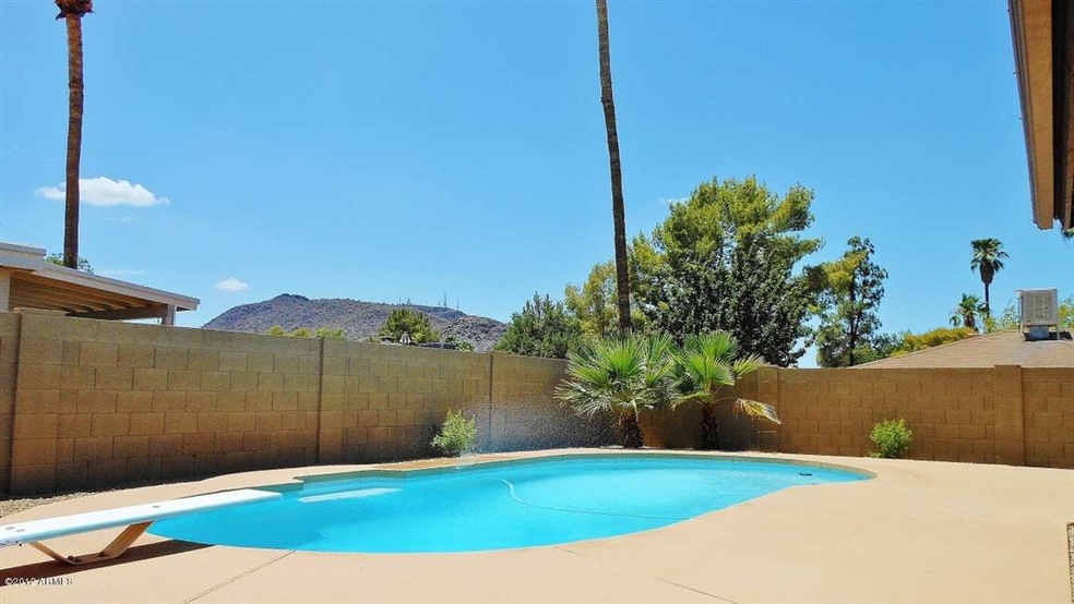 2 POOL WITH MOUNTAIN VIEW (2)