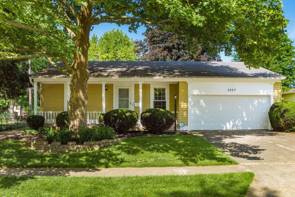 001_9d9_F 3227 Fontaine Rd059
