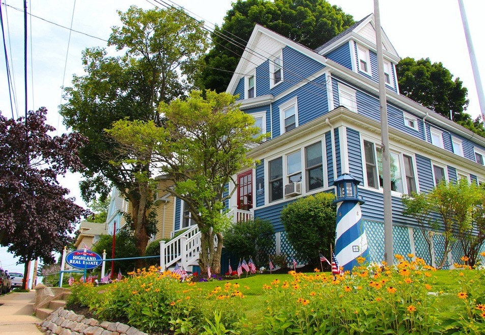 75 Crest Ave unit 2, Winthrop, MA 02152 - photo 1