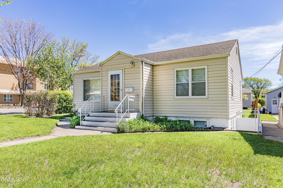 1029 N 11th St Outside- 14