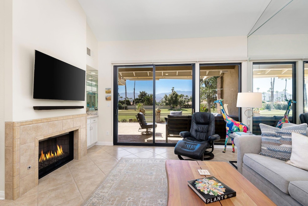 283 Great Room 2
