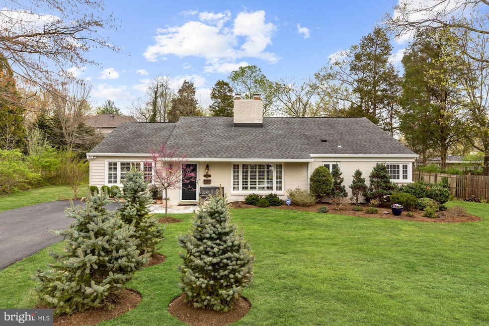 3502 Devon Dr, Falls Church, VA 22042 - photo 1