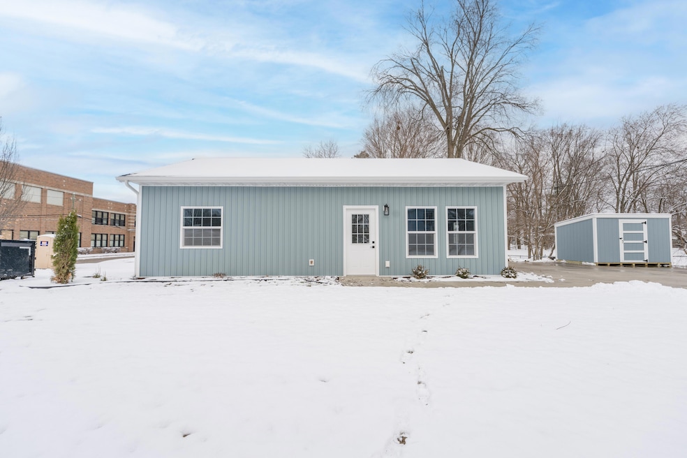 303 Middle St, Three Rivers, MI 49093 - photo 1