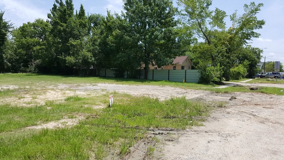 4913 Laura Koppe Rd, Houston, TX 77016 - photo 1