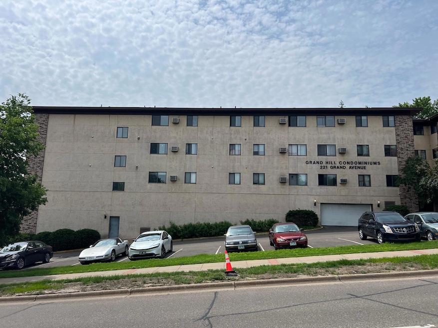 221 Grand Ave W unit 104, South Saint Paul, MN 55075 - photo 1