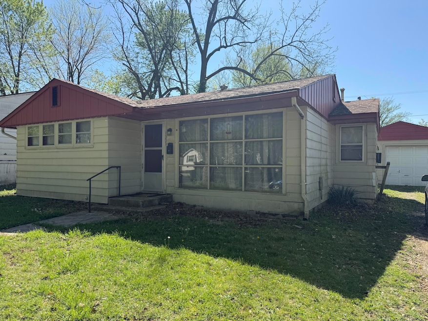 1005 S Park Ave, Aurora, MO 65605 - photo 1