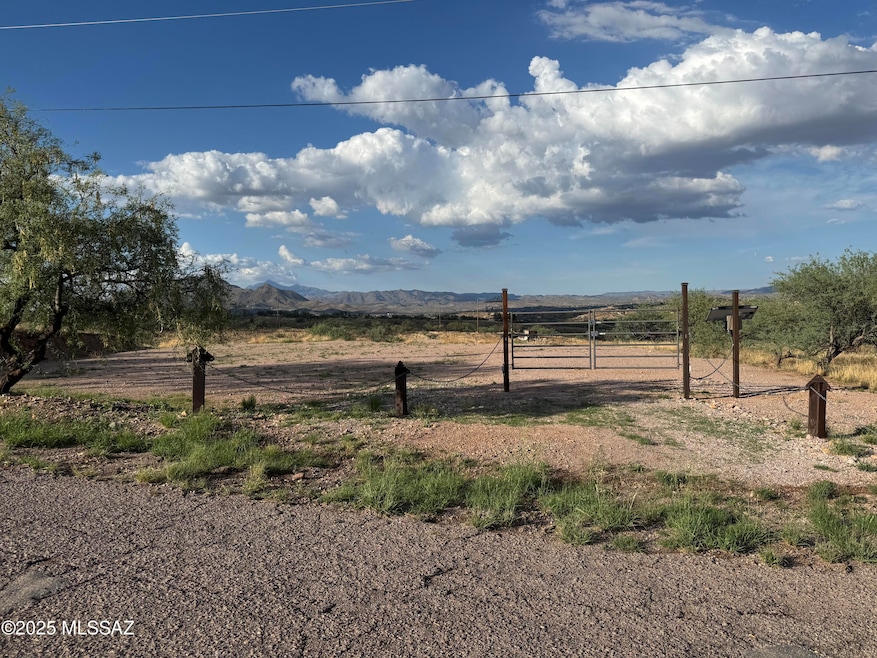 398 Via Balsa unit 7, Rio Rico, AZ 85648 - photo 1