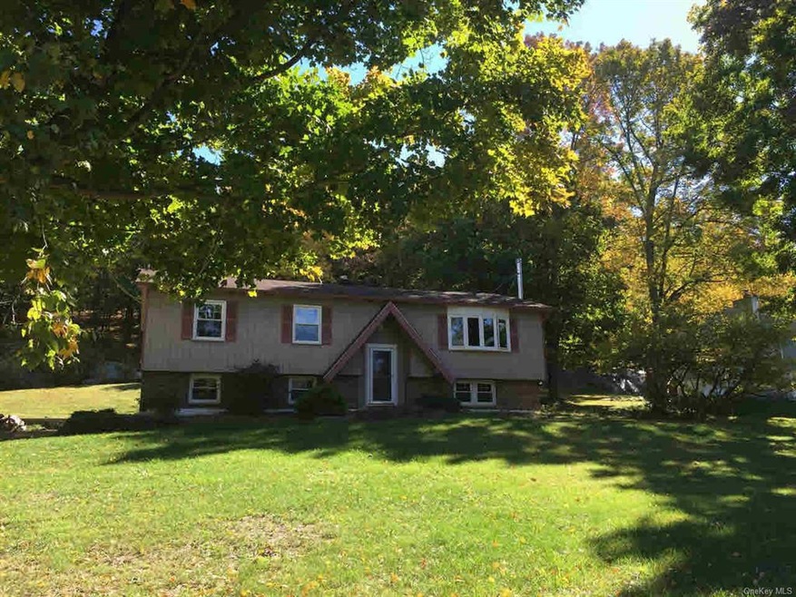 9 Memory Ln, Hopewell Junction, NY 12533 - photo 1