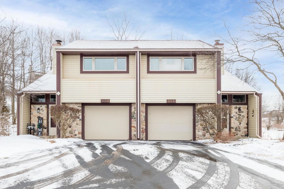Exterior_639 Tamarack Drive W (1)