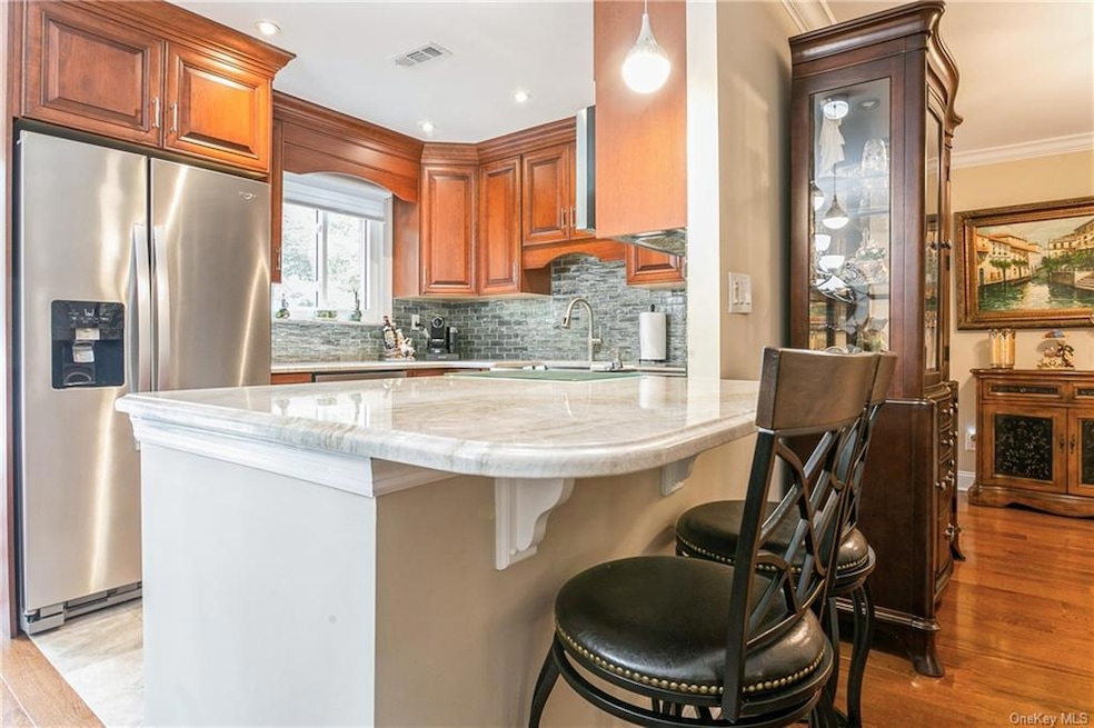 127 Columbia Ct unit D, Yorktown Heights, NY 10598 - photo 1