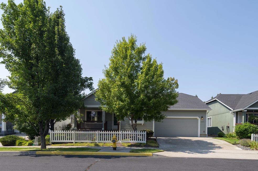 3673 SW 30th St, Redmond, OR 97756 - photo 1