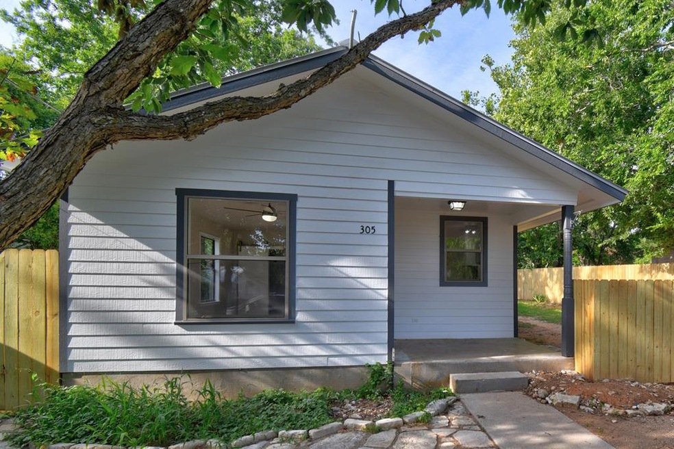 305 Shaw Ave, Fredericksburg, TX 78624 - photo 1