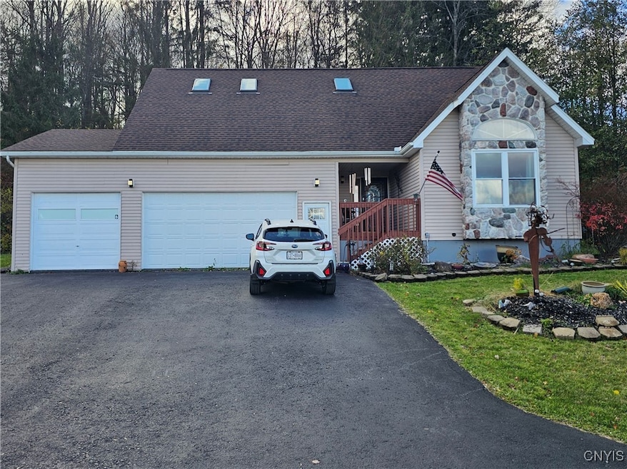 104 Sun Flower Cir, Frankfort, NY 13340 - photo 1