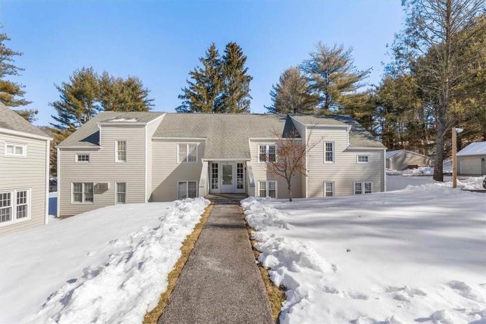 1802 Holly Stream Ct unit 6C4, Brewster, NY 10509 - photo 1