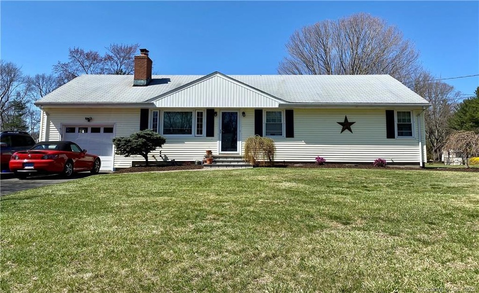 250 Colonese Rd, Fairfield, CT 06825 - photo 1