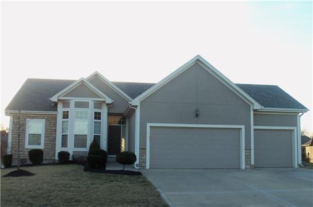 5041 Woodstock Ct, Shawnee, KS 66218 - photo 1