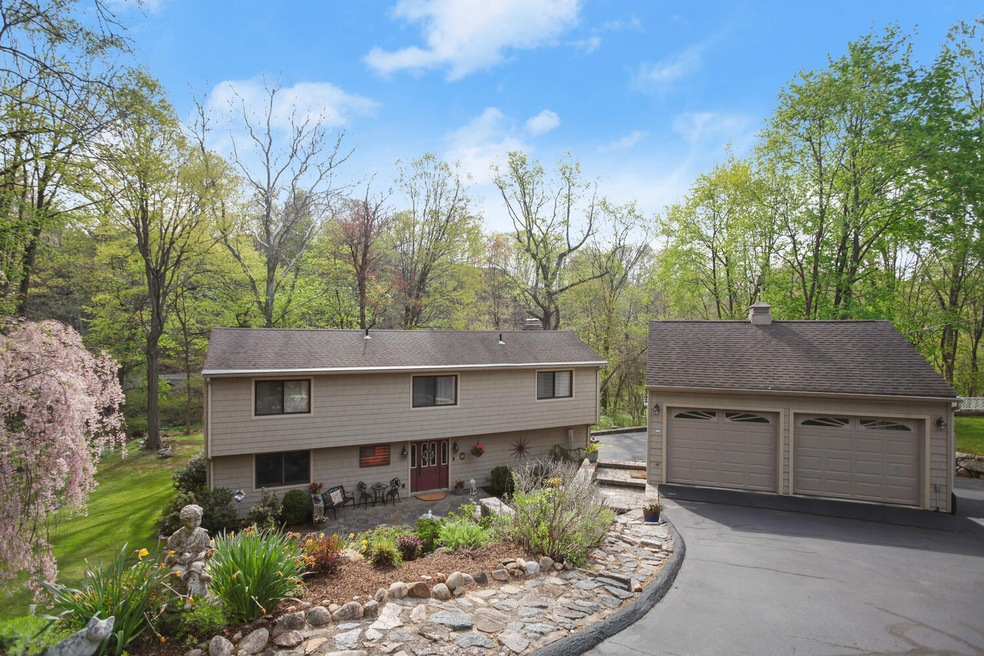 14 Riverview Ct, Greenwich, CT 06831 - photo 1