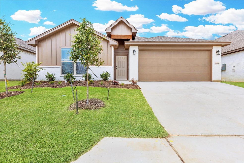 409 Carlisle Dr, Weatherford, TX 76085 - photo 1