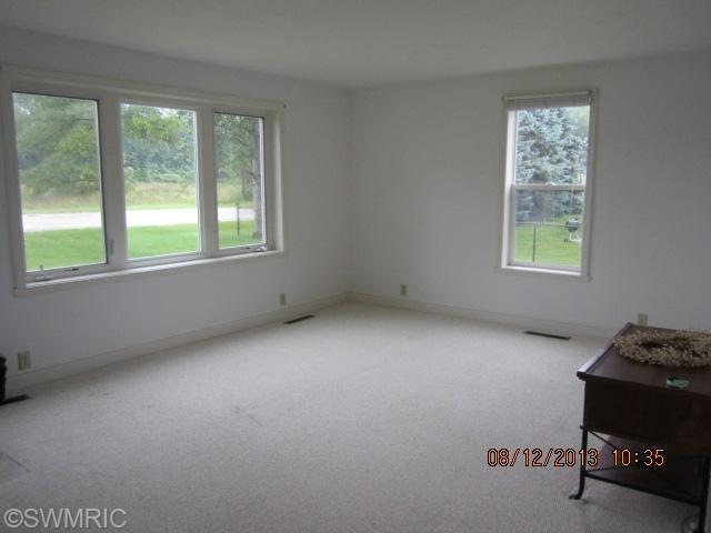 2405 W Osterhout Ave, Portage, MI 49024 - photo 1
