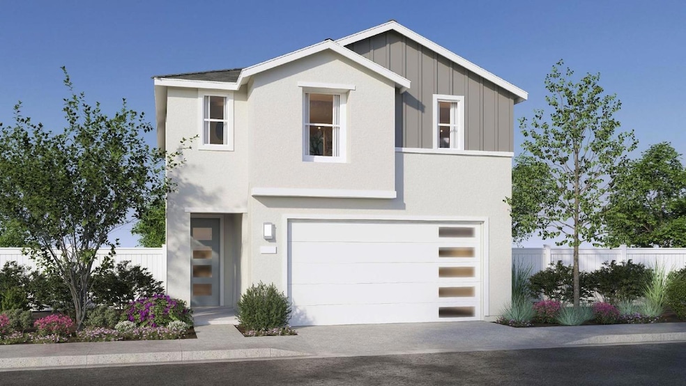 6530 E Crimson Dr, Fresno, CA 93727 - photo 1